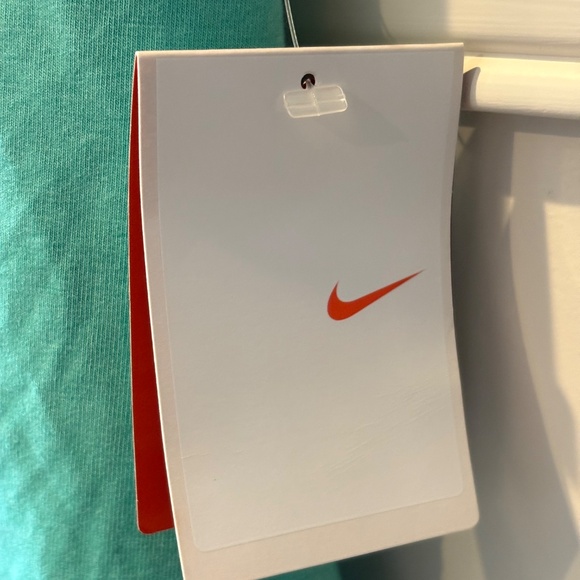 NWT Nike Athletic women’s workout tank top - Picture 2 of 8